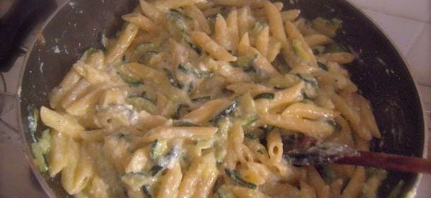 Penne con zucchine e ricotta light