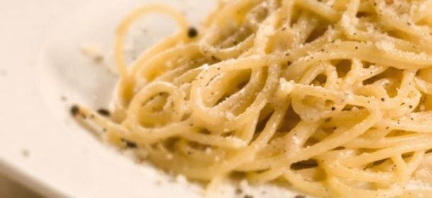 Spaghetti cacio pepe e pere