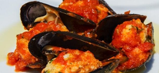 Cozze ripiene al sugo