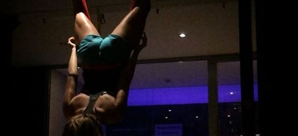 L'Antigravity Yoga: la disciplina che appassiona Belen Rodriguez