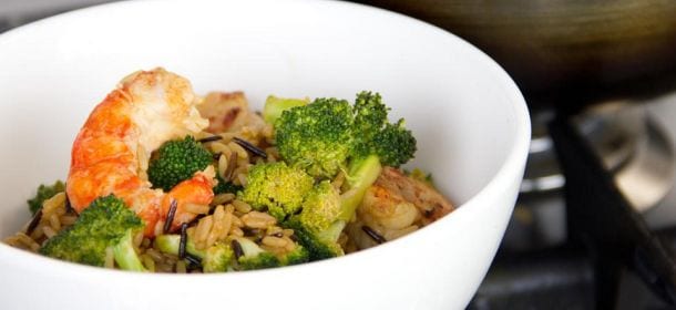 Ricette dal mondo: come preparare il riso con broccoli e gamberetti