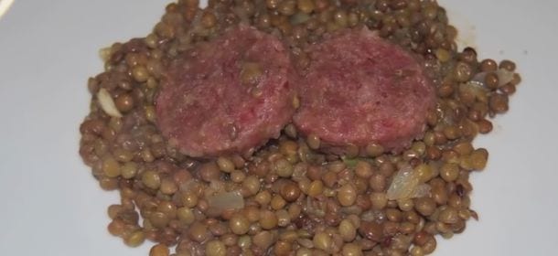 Ricette tradizionali: come preparare lenticchie e cotechino [VIDEO]