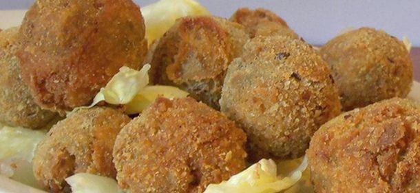 Avanzi golosi: preparare le polpette di lenticchie