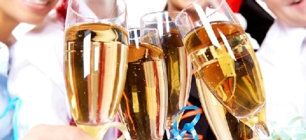 Sbronza di Capodanno: come evitare i fastidi del giorno dopo