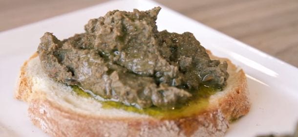 Ricette tradizionali: crostini neri di fegatini di pollo [VIDEO]