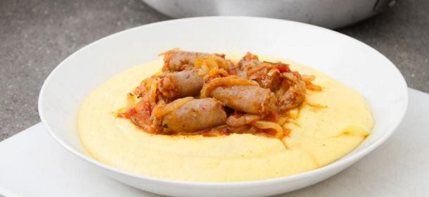 Ricette tradizionali: come preparare la polenta di salsiccia