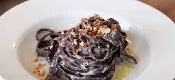 Ricette golose: tagliatelle al cacao con crema di Castelmagno Dop [VIDEO]