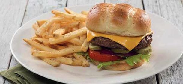 Ricette dal mondo: come preparare un cheeseburger classico