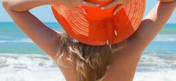 Spray allo zucchero per avere capelli protetti e bellissimi d'estate