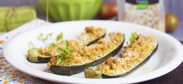 Ricette light: come preparare le zucchine ripiene vegetariane [VIDEO]