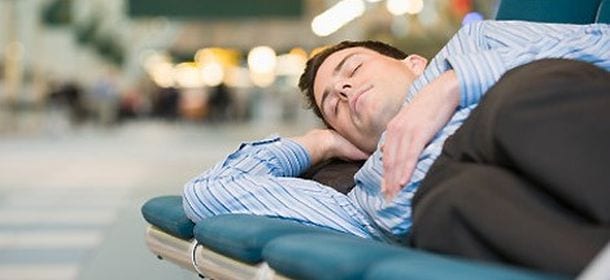 Dormire in aeroporto: consigli utili per trasformare un disagio in una sosta ristoratrice