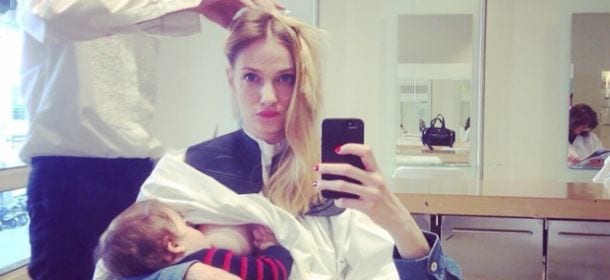 Eva Riccobono, testimonial per caso dell’allattamento al seno: “Non intendo smettere”