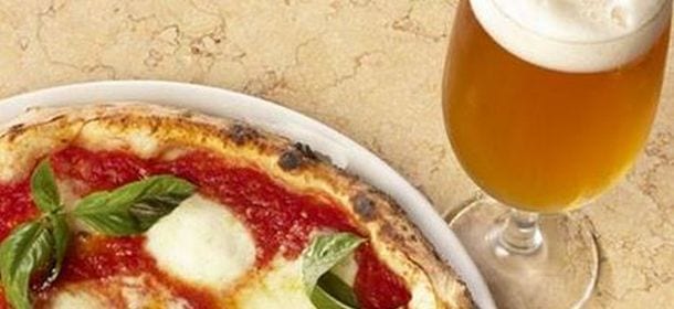 Dieta, birra e pizza: la convivenza è possibile. Basta fare le scelte giuste