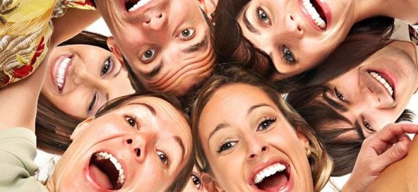 Corsi di risate: ridere in gruppo al posto di una lezione di pilates