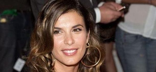 Elisabetta Canalis, mamma a 37 anni: pro e contro della prima maternità vicina ai 40