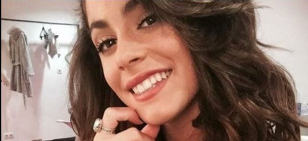 Martina Stoessel svela i suoi segreti di bellezza: trucco e Mate per apparire sempre al meglio