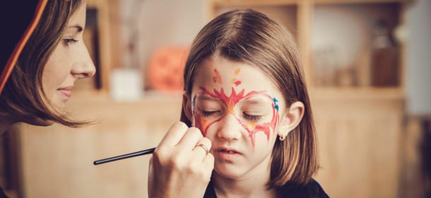 Carnevale, i rischi del trucco: attenzione alla pelle dei bambini