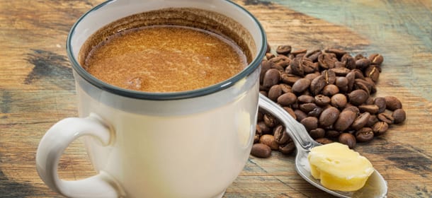 Dieta Bulletproof coffee, burro nel caffè al posto dello zucchero: dall'America il nuovo trend