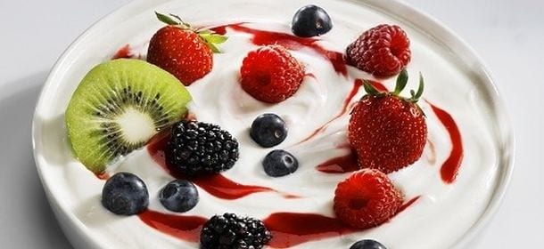 Ipertensione: yogurt amico delle donne, meglio ancora se abbinato a frutta e cereali