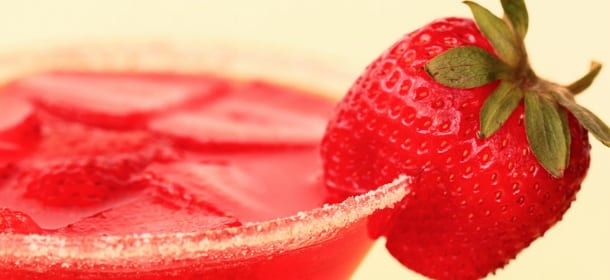 Ricette estive: come preparare il liquore alle fragole