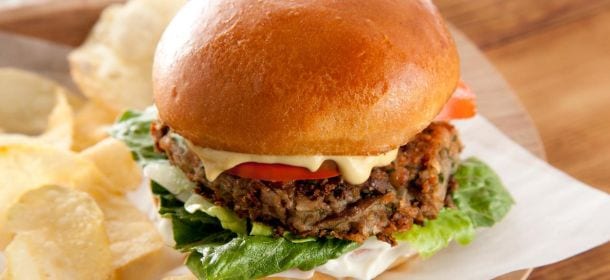 Ricette vegan: come preparare l'hamburger di ceci