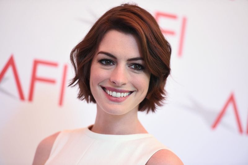 Anne Hathaway, sui social un messaggio per tutte le neo-mamme