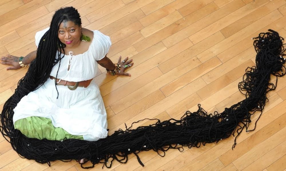 Donne da record hanno i capelli più lunghi del mondo