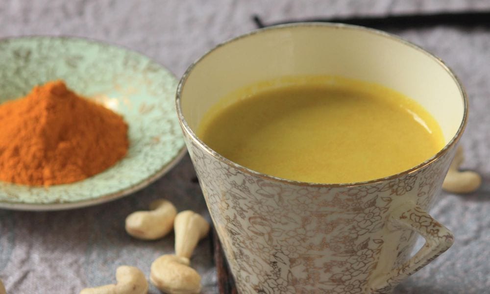 Golden Milk alla curcuma: 6 chili in un mese, come si prepara? [VIDEO]