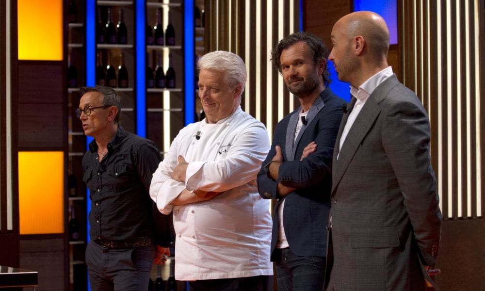 Iginio Massari terrorizza MasterChef: le reazioni più divertenti [VIDEO]