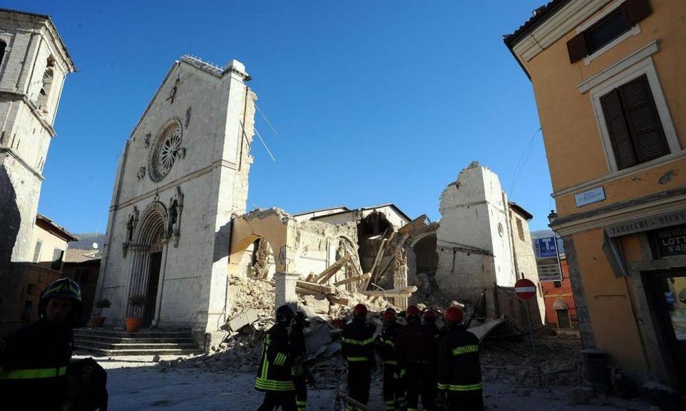 Terremoto del 30 ottobre: riattivato il numero per donare. Tutte le info