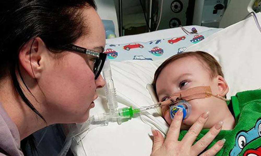 "Mamma non piangere", la straziante lettera di Alfie Evans ai genitori