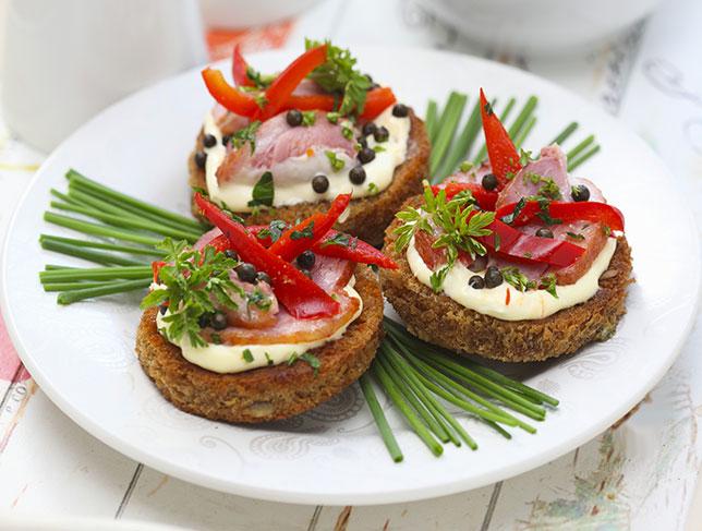 Antipasto natalizio: mousse salate per tartine, la ricetta